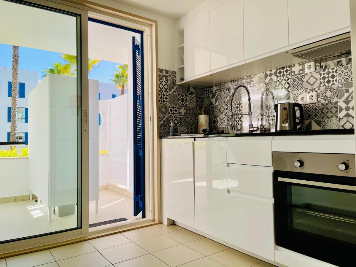 Angies Marina Apartment, Includes 2 Free Passes For The Marina Pool Lagos Eksteriør bilde